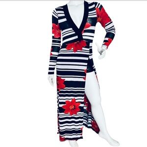 Haute monde black dress with red flowers has sort size M